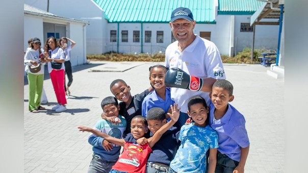 Henry Schein Dental Deutschland unterstützt zahnärztliche Versorgung für Kinder in Paternoster (Südafrika)